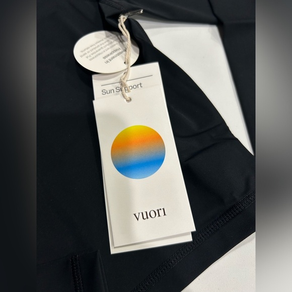 Vuori Women's XL Dune Crop Top Black NWT UPF 30 Sun Protection Mock Neck - Picture 4 of 7